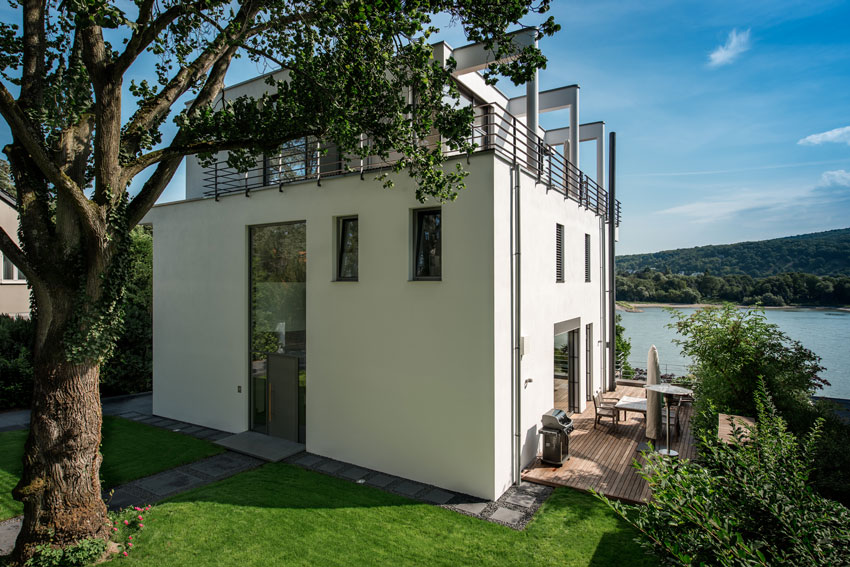 Villa am Rhein – Eingangsseite